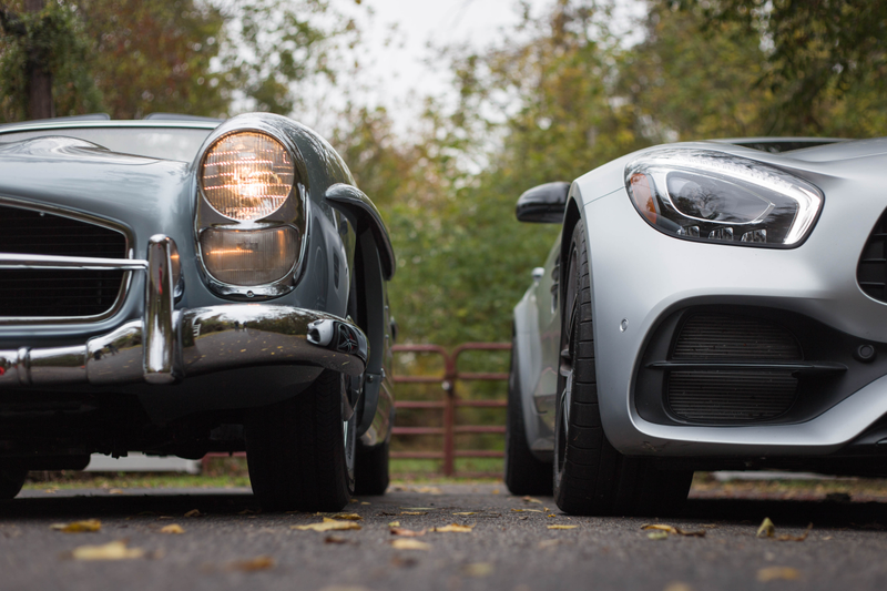 Illustration for article titled The Mercedes-AMG GT C Roadster And Mercedes-Benz 300SL Roadster Both Hail From A Golden Age